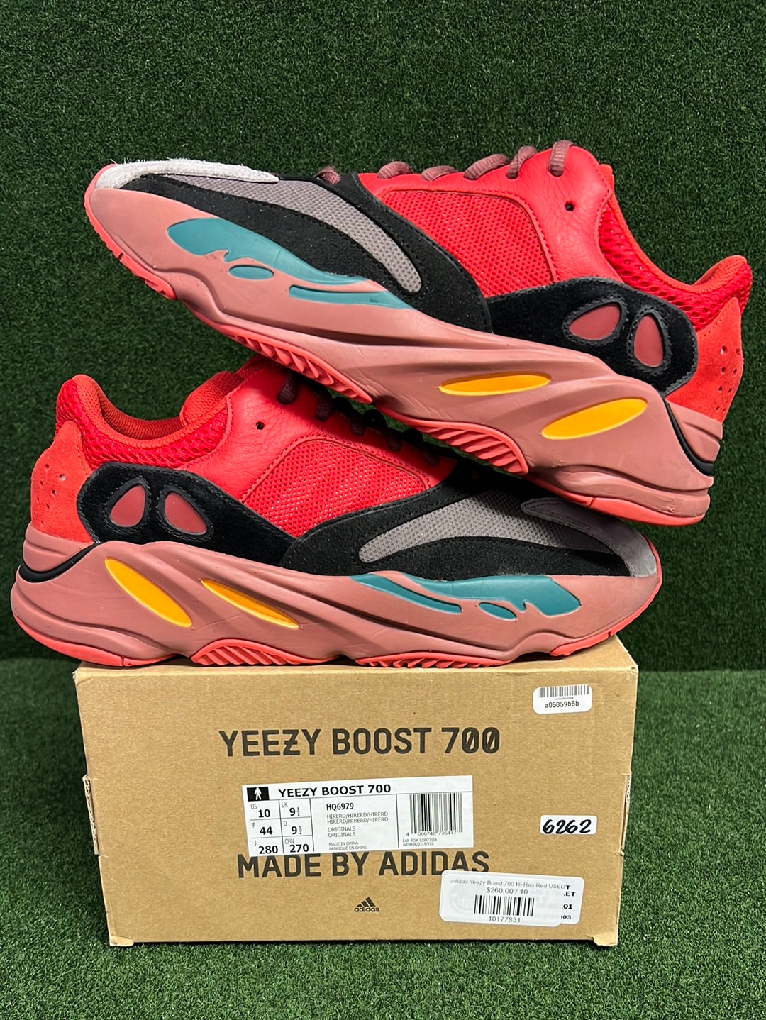 adidas Yeezy Boost 700 Hi-Res Red USED