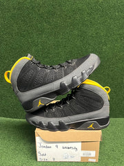 Jordan 9 Retro Dark Charcoal University Gold USED