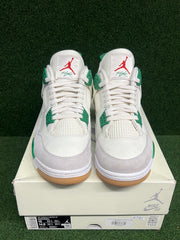 Jordan 4 Retro SB Pine Green USED