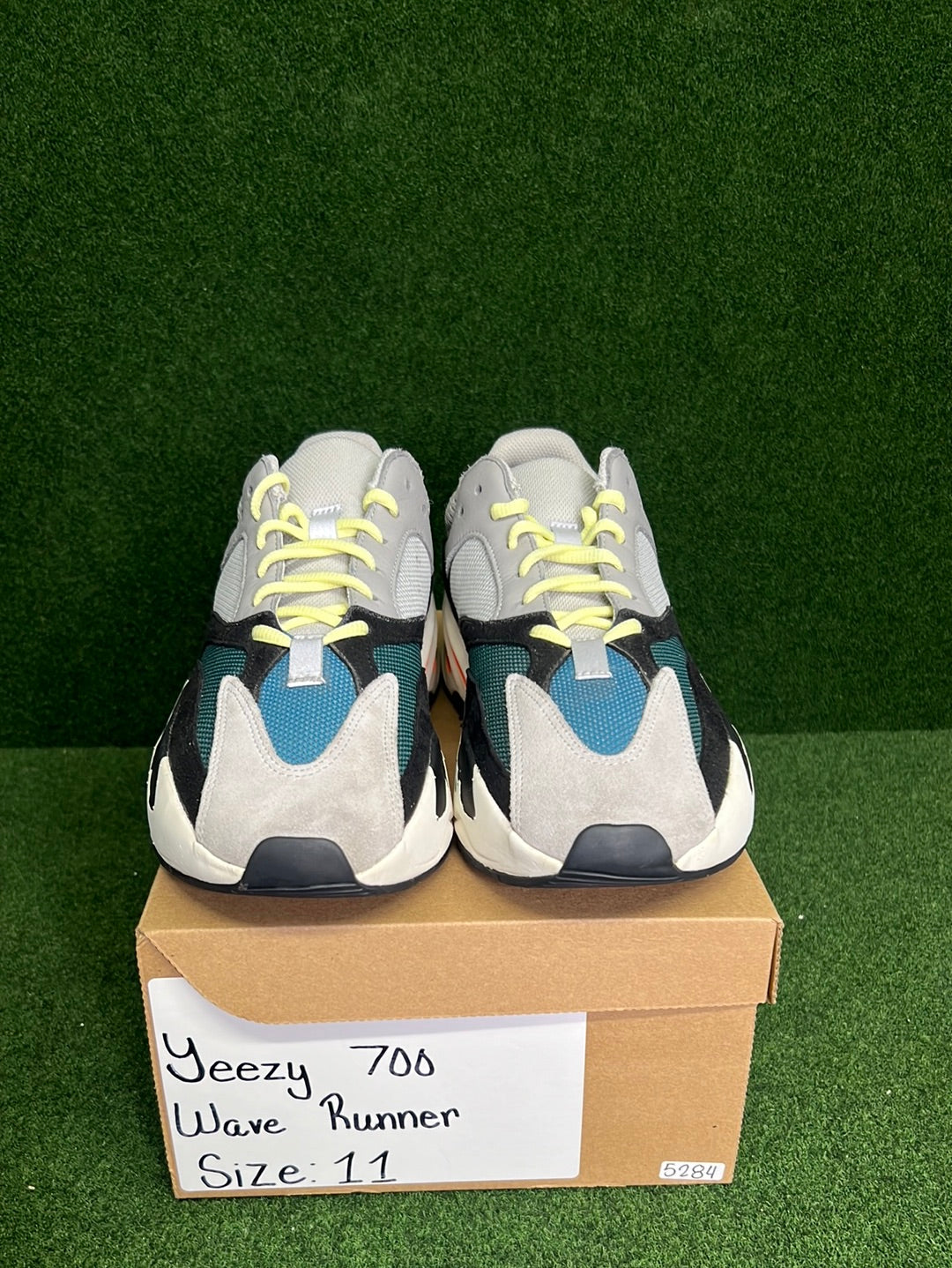 adidas Yeezy Boost 700 Wave Runner USED