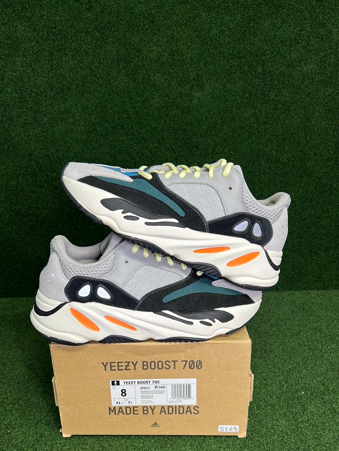 adidas Yeezy Boost 700 Wave Runner USED