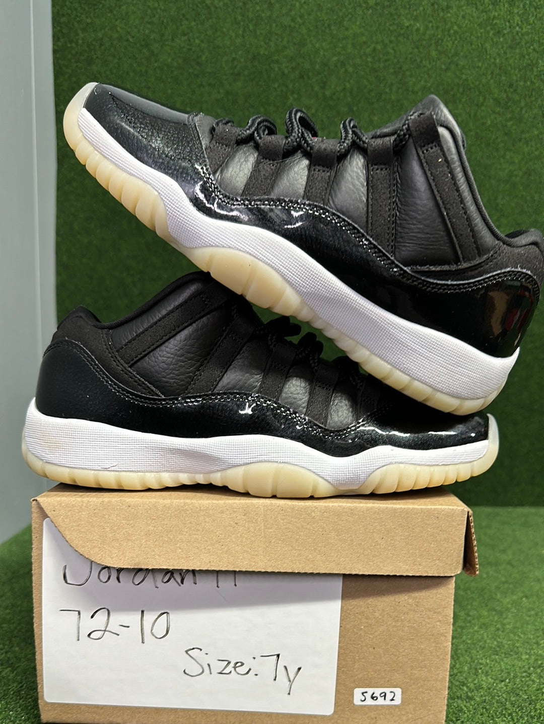 Jordan 11 Retro Low 72-10 (GS) USED