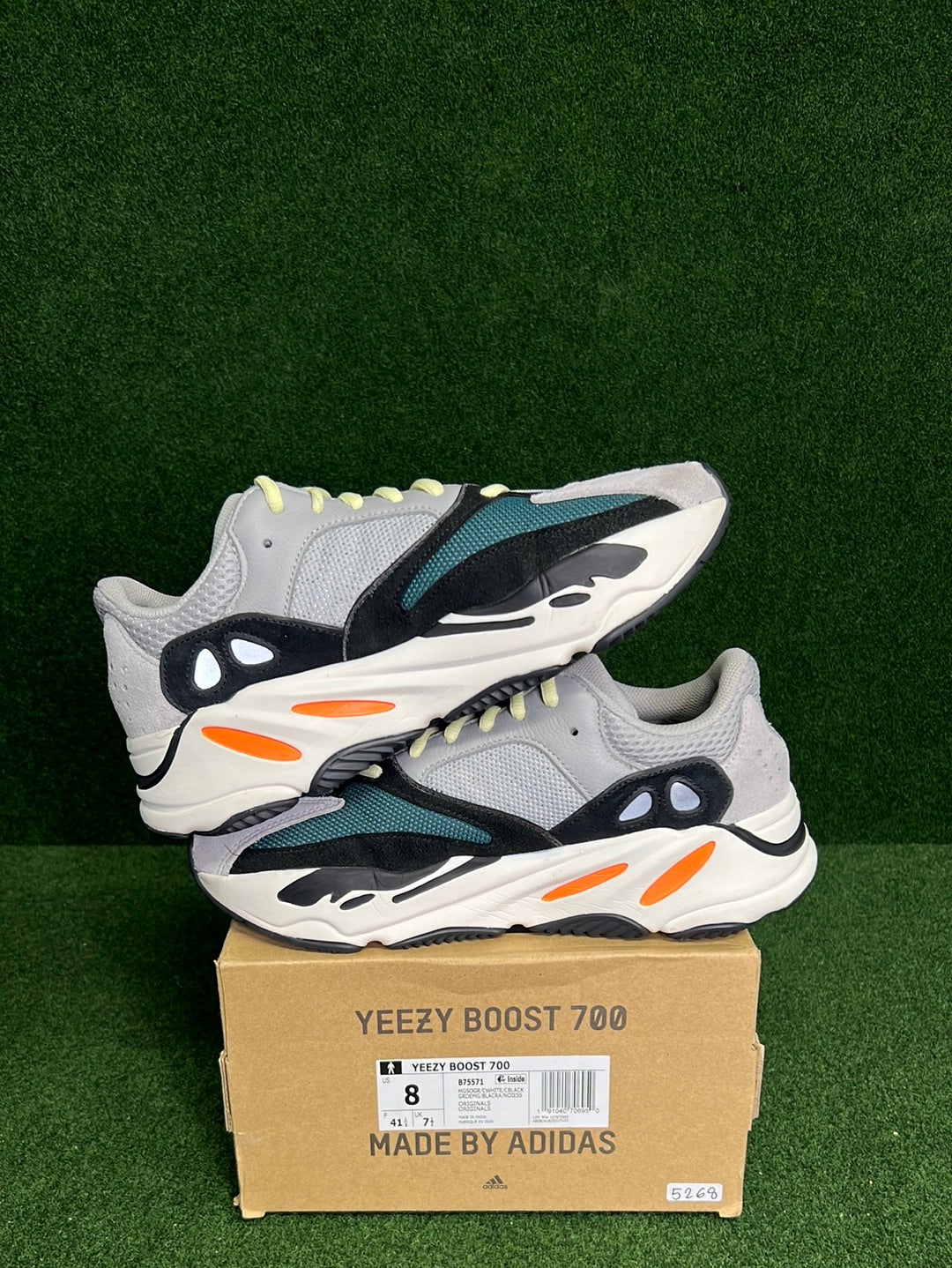 adidas Yeezy Boost 700 Wave Runner USED