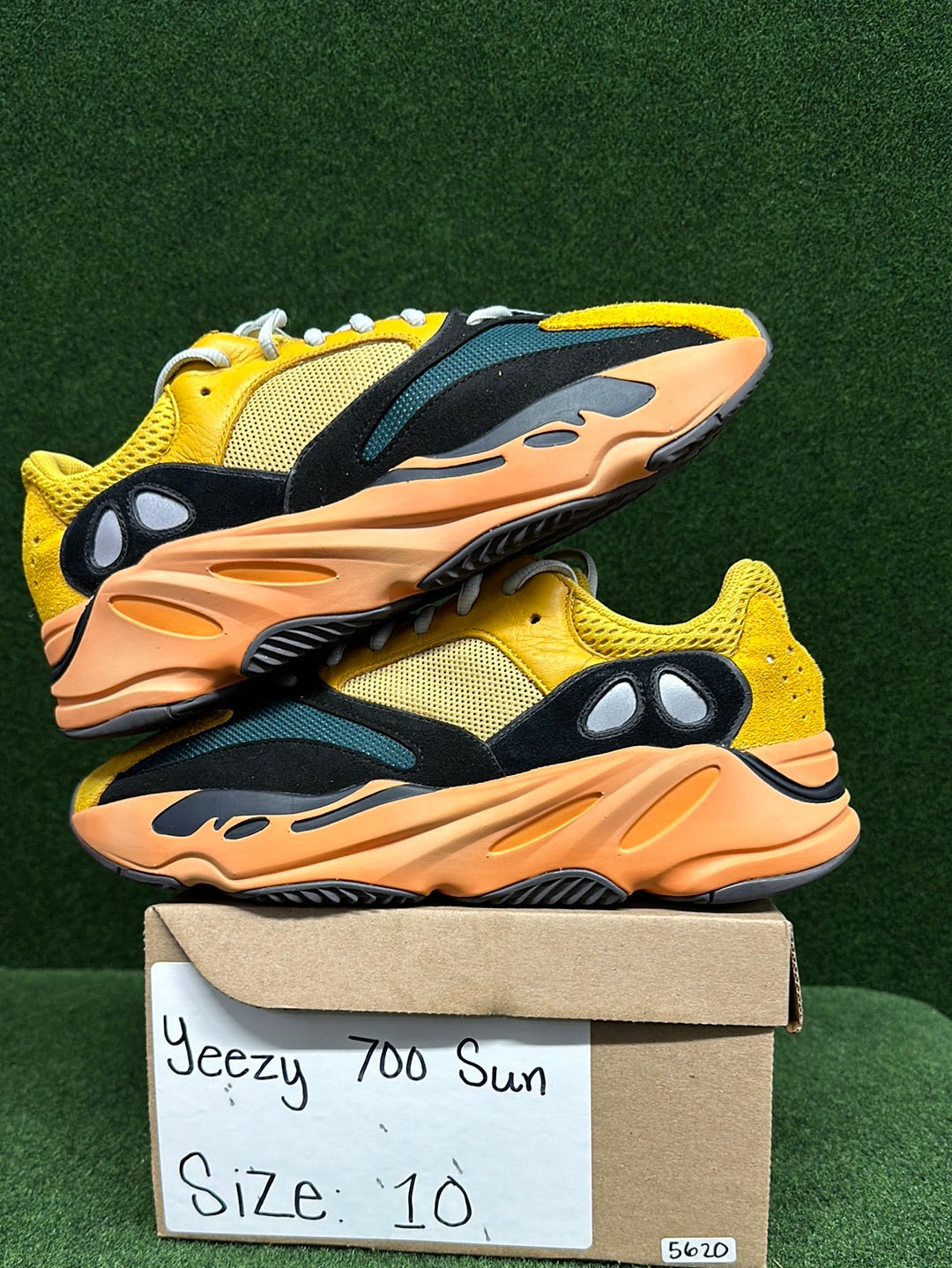 adidas Yeezy Boost 700 Sun USED