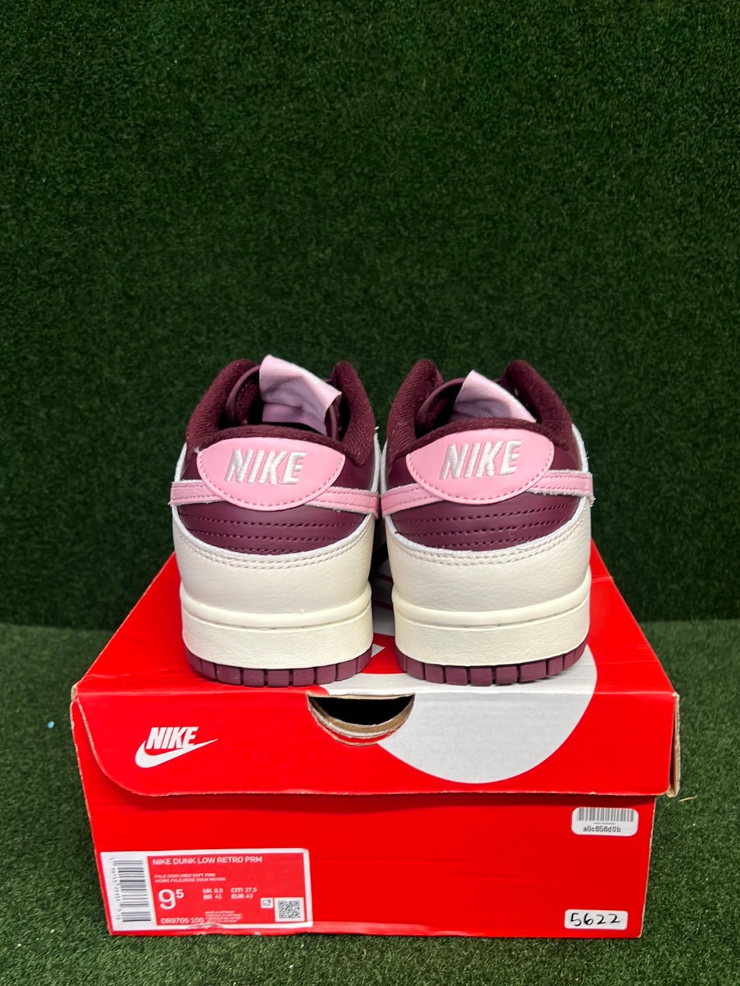 Nike Dunk Low Retro PRM Valentine's Day (2023) USED