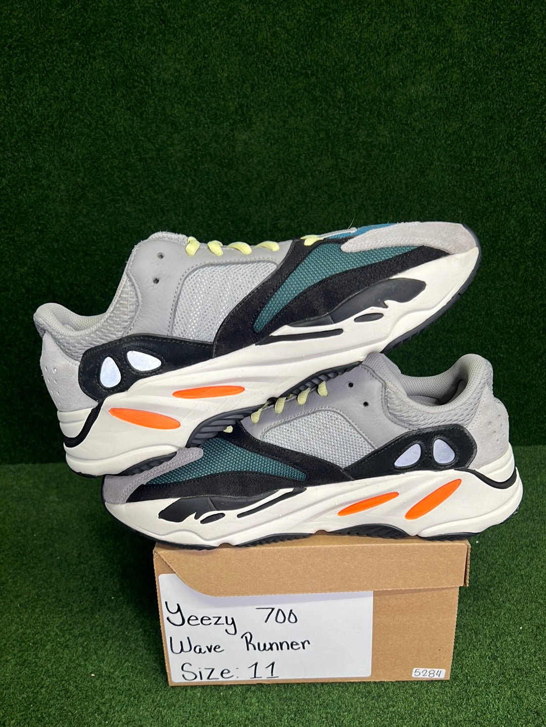 adidas Yeezy Boost 700 Wave Runner USED