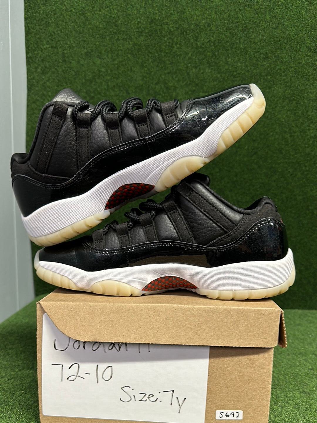 Jordan 11 Retro Low 72-10 (GS) USED