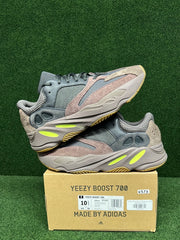 adidas Yeezy Boost 700 Mauve USED