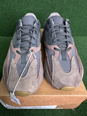 adidas Yeezy Boost 700 Mauve USED