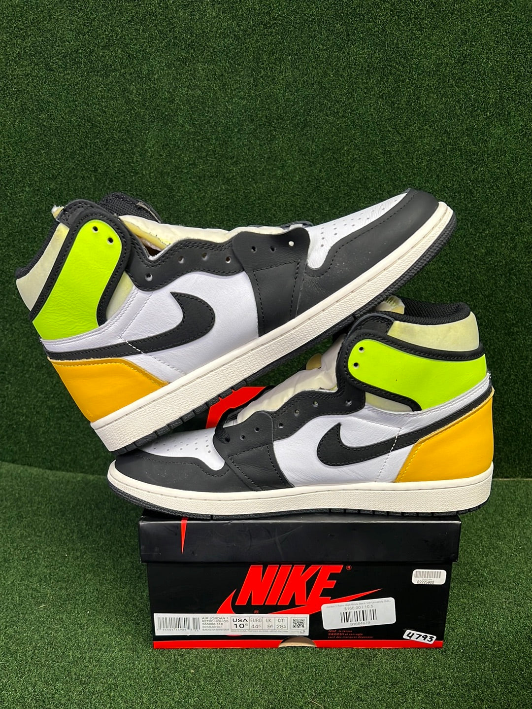 Jordan 1 Retro High White Black Volt University Gold USED