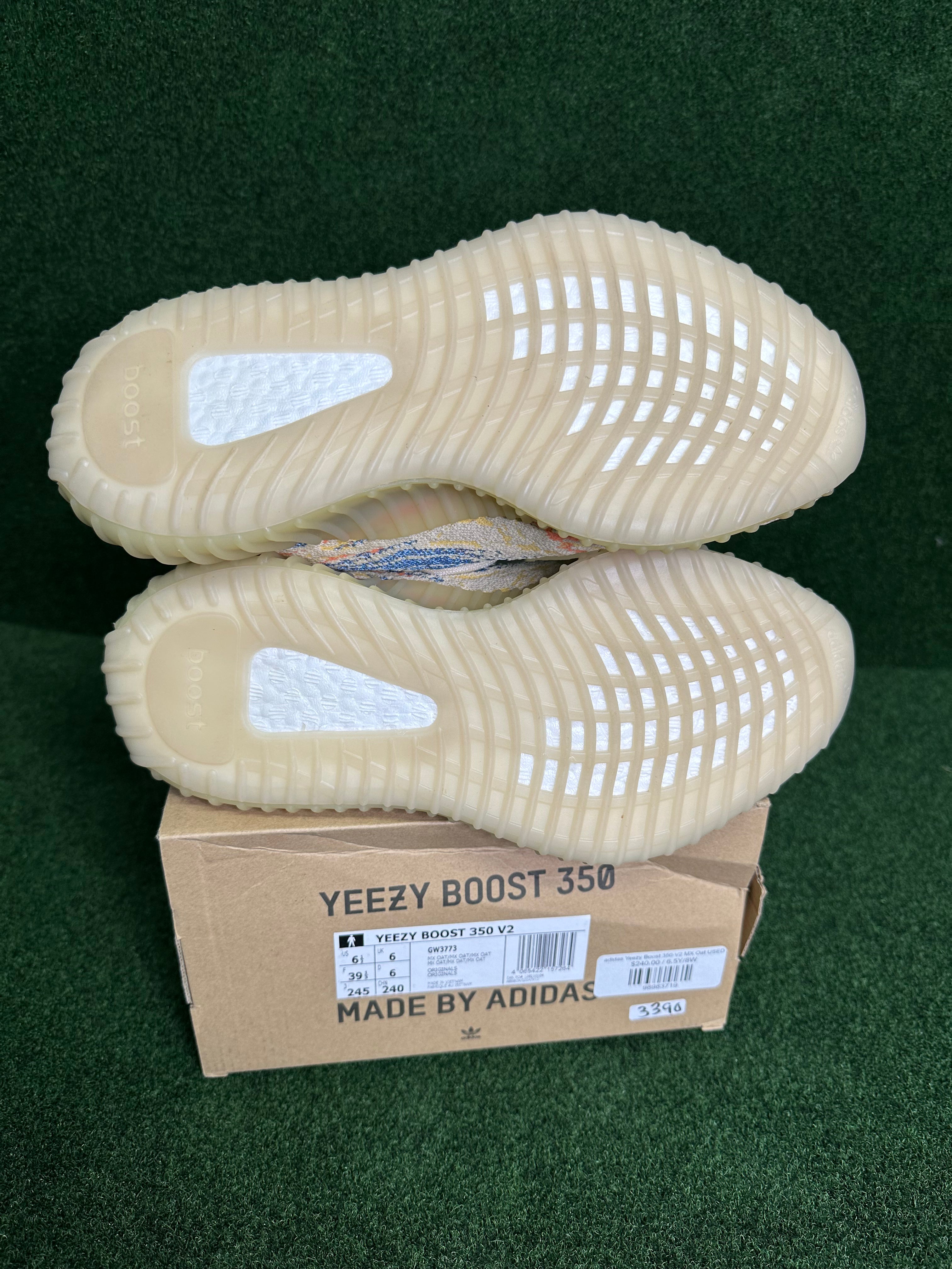 adidas Yeezy Boost 350 V2 MX Oat USED