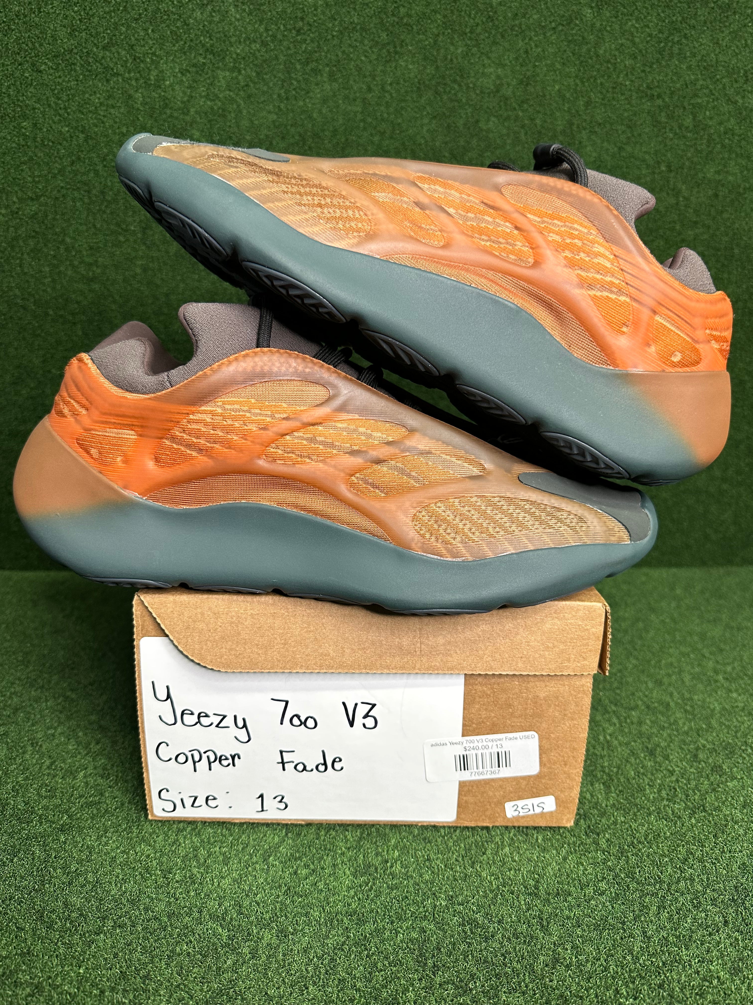 adidas Yeezy 700 V3 Copper Fade USED