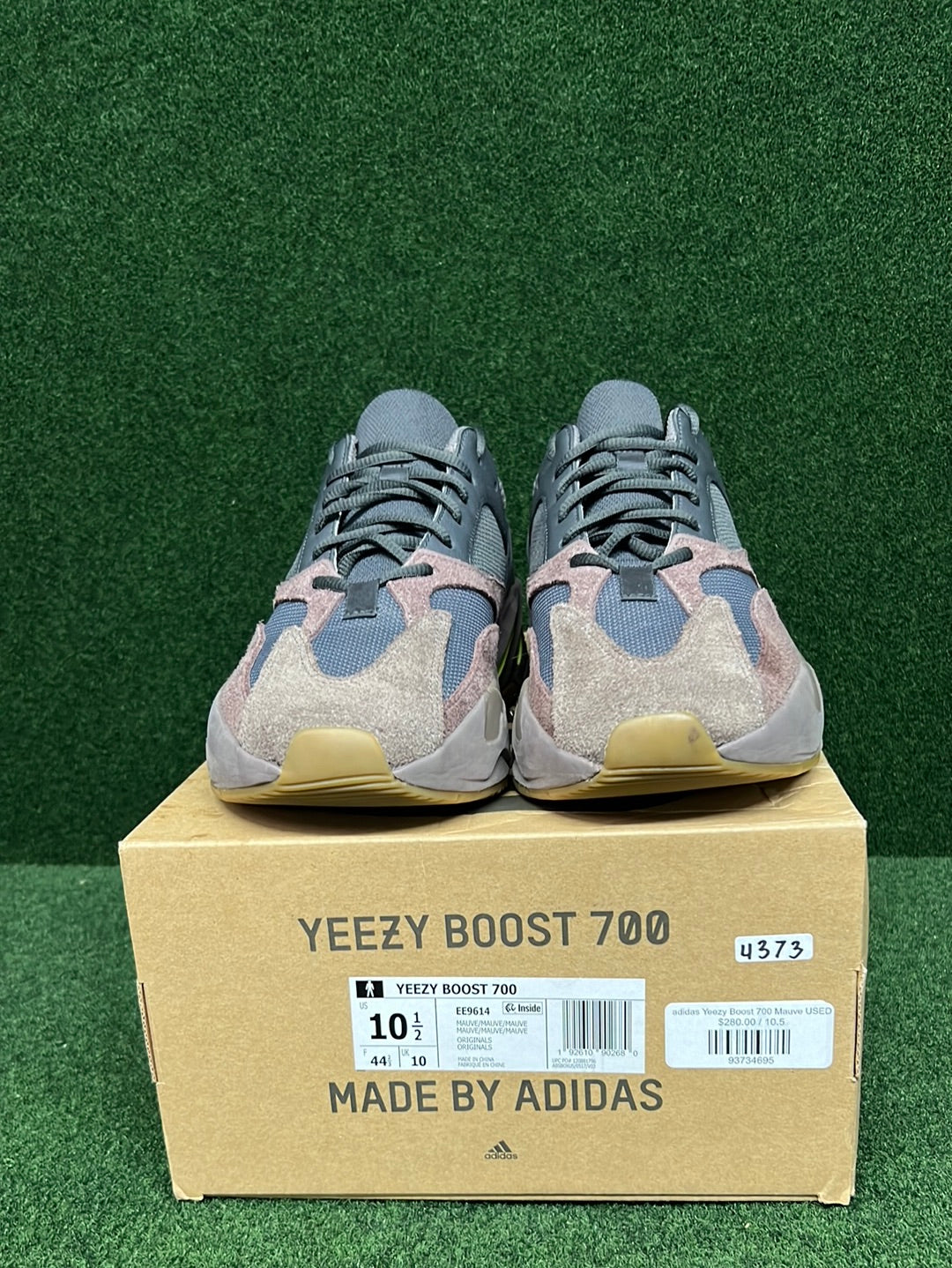 adidas Yeezy Boost 700 Mauve USED