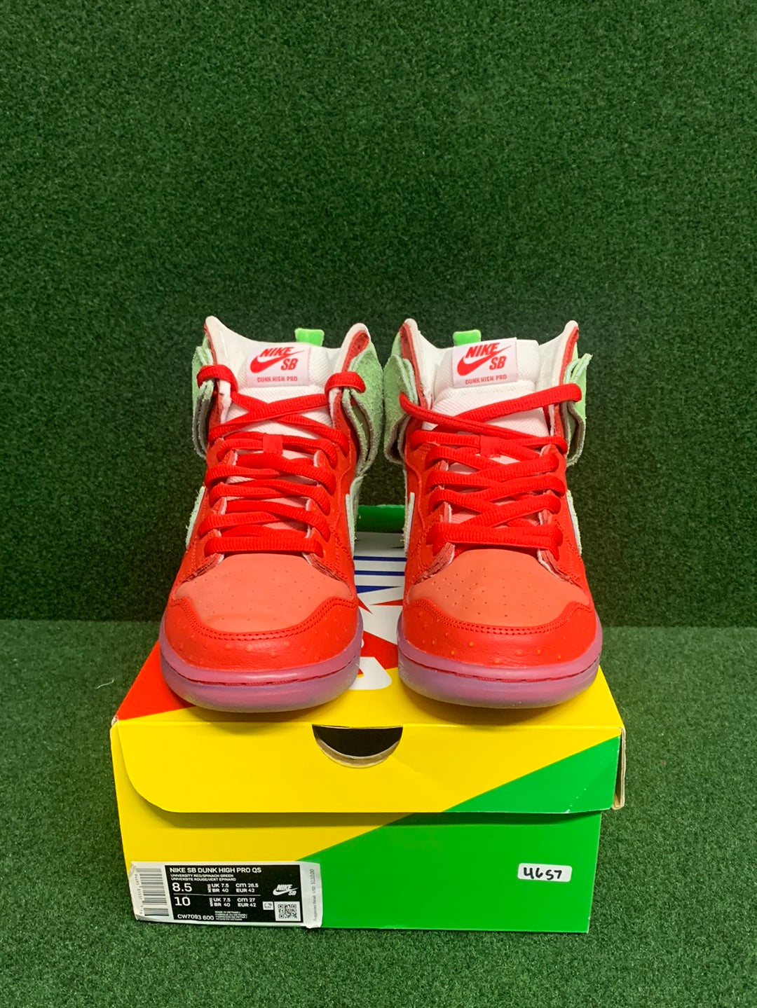 Nike SB Dunk High Strawberry Cough USED